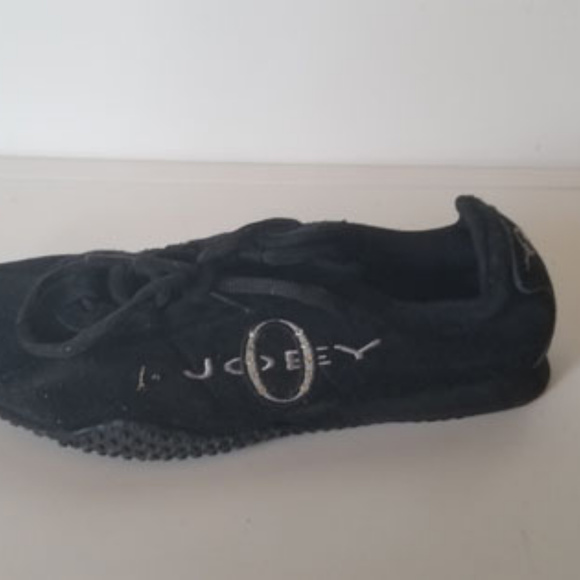 Shoes - Picture 2 of 3